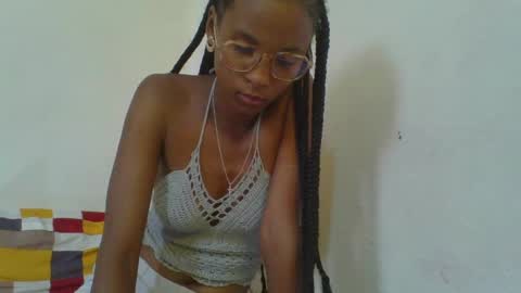 juliexexy online show from February 8, 2025, 6:43 am