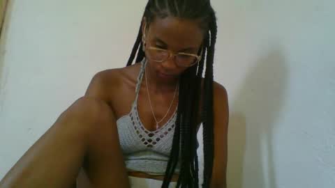 juliexexy online show from February 8, 2025, 9:46 am