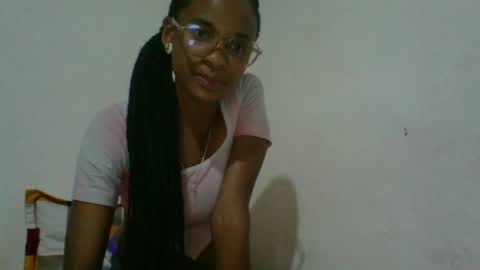 juliexexy online show from February 10, 2025, 4:04 pm