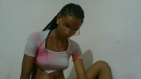 juliexexy online show from February 10, 2025, 7:07 pm
