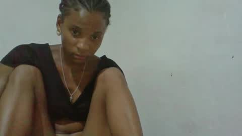 juliexexy online show from February 12, 2025, 7:35 pm