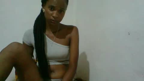 juliexexy online show from February 13, 2025, 6:38 pm