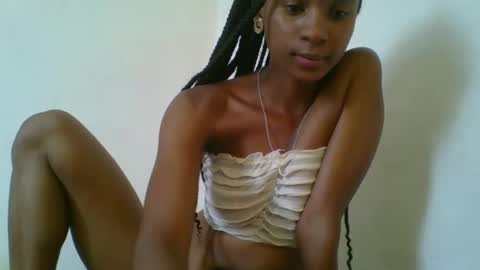 juliexexy online show from February 14, 2025, 6:34 am