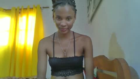 juliexexy online show from February 16, 2025, 6:10 am
