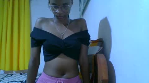 juliexexy online show from February 18, 2025, 6:47 pm