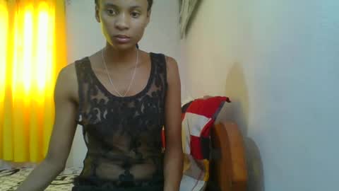 juliexexy online show from February 19, 2025, 6:55 am