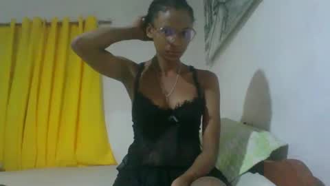 juliexexy online show from February 20, 2025, 2:29 am
