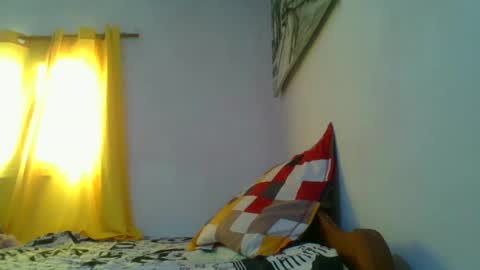 juliexexy online show from February 21, 2025, 9:02 am