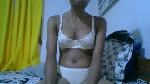 juliexexy online show from February 25, 2025, 6:20 pm