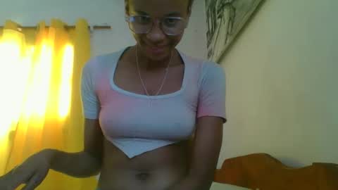 juliexexy online show from March 4, 2025, 5:42 am