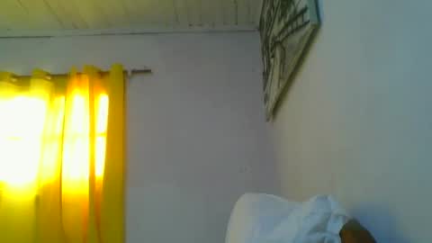 juliexexy online show from March 5, 2025, 4:02 am