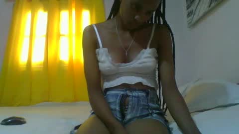 juliexexy online show from March 9, 2025, 2:10 pm