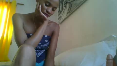 juliexexy online show from March 12, 2025, 11:42 am