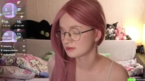 julifisher online show from April 9, 2026, 6:19 am