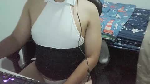 juligurlygirly online show from September 29, 2025, 6:24 pm
