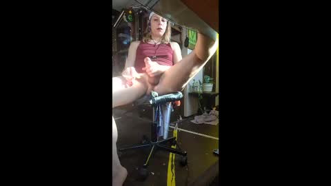 julihing9 online show from February 9, 2026, 8:57 pm