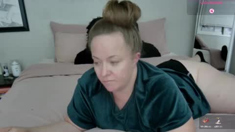 Juli Monroe online show from December 26, 2024, 3:06 am
