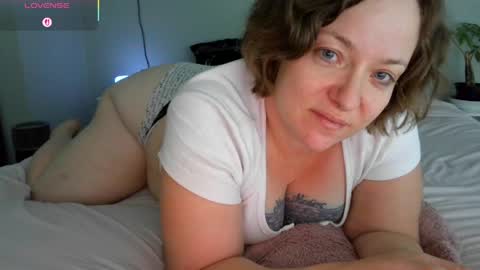 Juli Monroe online show from May 7, 2026, 4:51 am