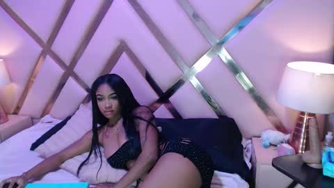 julitpink online show from November 9, 2025, 11:52 am