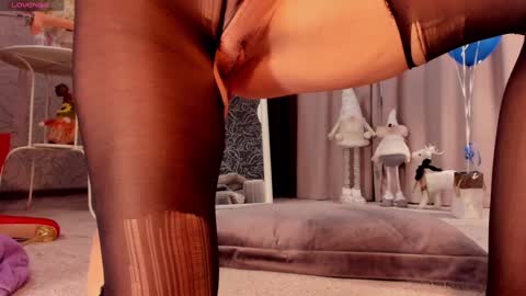 jullia_moor online show from February 5, 2025, 4:16 am