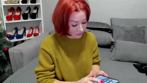 Snapshot of jullia_moor chatting on January 7, 2026, 12:57 am jullia_moor online show from January 7, 2026, 12:57 am