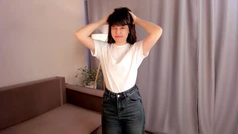 Julia online show from September 25, 2025, 1:37 pm