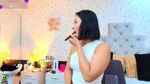 Julieta Reyes   online show from April 25, 2026, 11:46 am