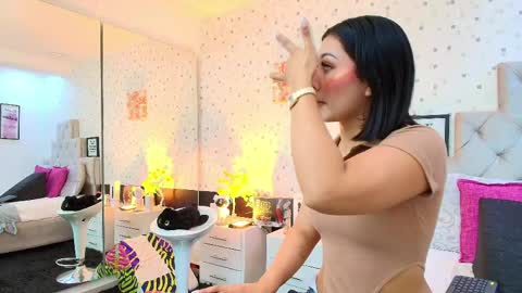 Julieta Reyes   online show from May 7, 2026, 11:59 am