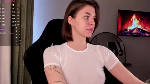 Julia online show from March 11, 2025, 9:34 am