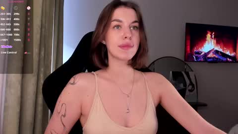 Julia online show from March 12, 2025, 12:57 pm