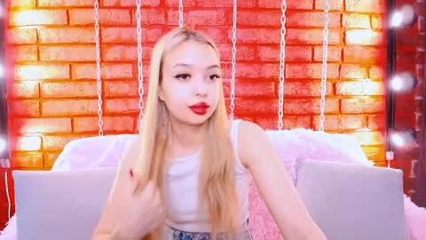 Snapshot of jullymood chatting on June 9, 2026, 2:01 am DoubleCherry online show from June 9, 2026, 2:01 am