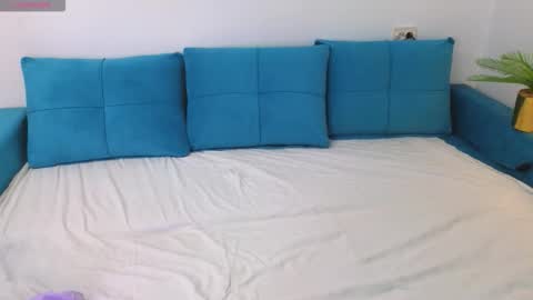 july_kane online show from October 22, 2025, 6:35 am