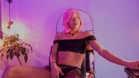 july_quinzel online show from June 21, 2026, 2:36 am