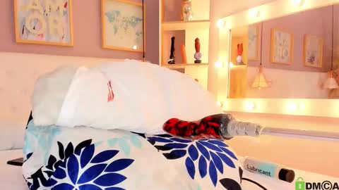 Snapshot of julyanna_ chatting on October 16, 2025, 8:54 pm  Juliana  online show from October 16, 2025, 8:54 pm