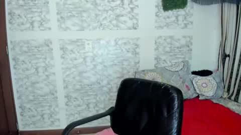 juliana online show from June 4, 2026, 11:00 pm