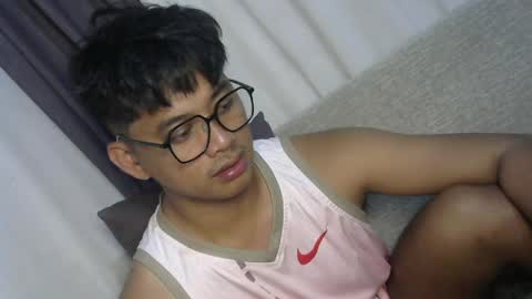 Snapshot of julz_alwayshorny chatting on April 22, 2026, 9:44 am call me julz online show from April 22, 2026, 9:44 am