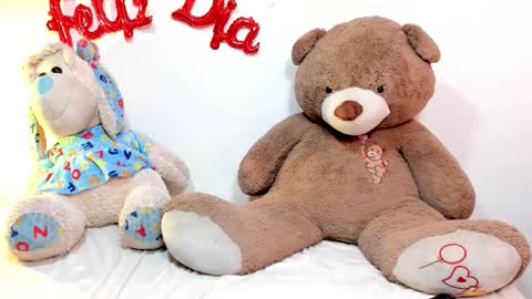 Snapshot of junbootix chatting on September 29, 2025, 4:45 pm ANGELINA indepen camgrl  online show from September 29, 2025, 4:45 pm