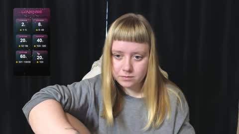 Snapshot of june_shy0 chatting on November 21, 2025, 8:02 am June online show from November 21, 2025, 8:02 am