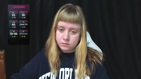 Snapshot of june_shy0 chatting on December 23, 2025, 9:18 am June online show from December 23, 2025, 9:18 am