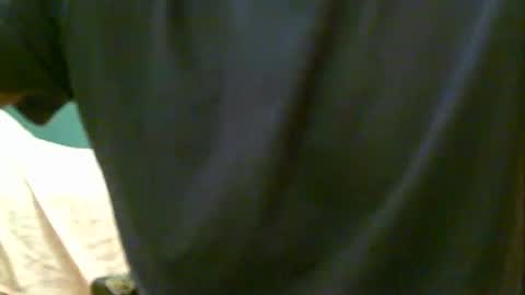 Mia online show from September 30, 2025, 3:28 pm