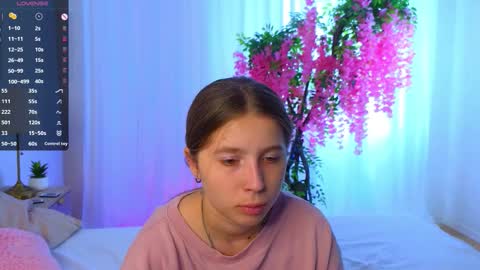 Snapshot of junebarton chatting on September 16, 2025, 8:26 am Kate online show from September 16, 2025, 8:26 am