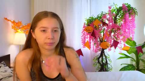 Snapshot of junebarton chatting on October 17, 2025, 7:00 am Kate online show from October 17, 2025, 7:00 am