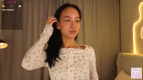 Bella online show from October 22, 2025, 6:07 pm