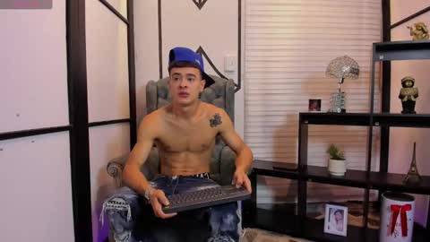 Snapshot of juniormorris_ chatting on October 2, 2025, 9:44 pm Junior online show from October 2, 2025, 9:44 pm