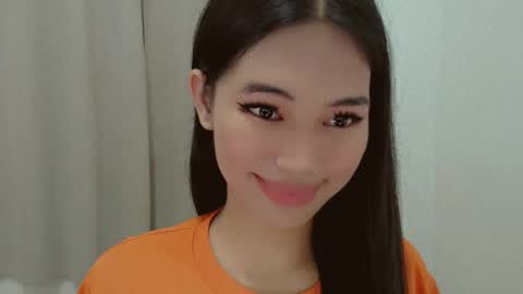 Julia online show from December 8, 2024, 3:13 pm