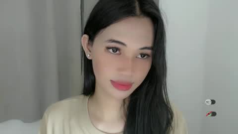 Julia online show from December 23, 2024, 7:09 pm