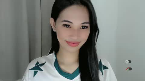 Julia online show from December 29, 2024, 7:43 pm