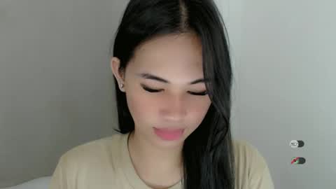 Julia online show from December 30, 2024, 7:32 pm