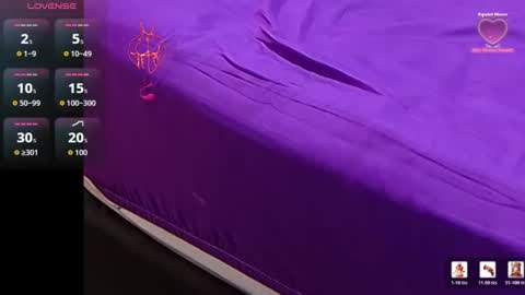 jupiter_3333 online show from April 25, 2026, 7:22 pm