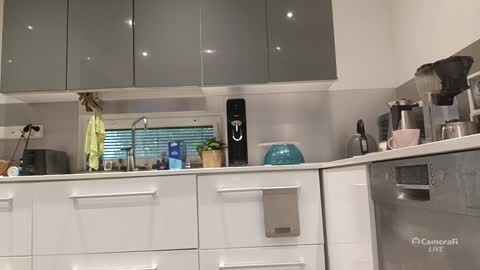 jusahki online show from September 16, 2025, 6:03 am